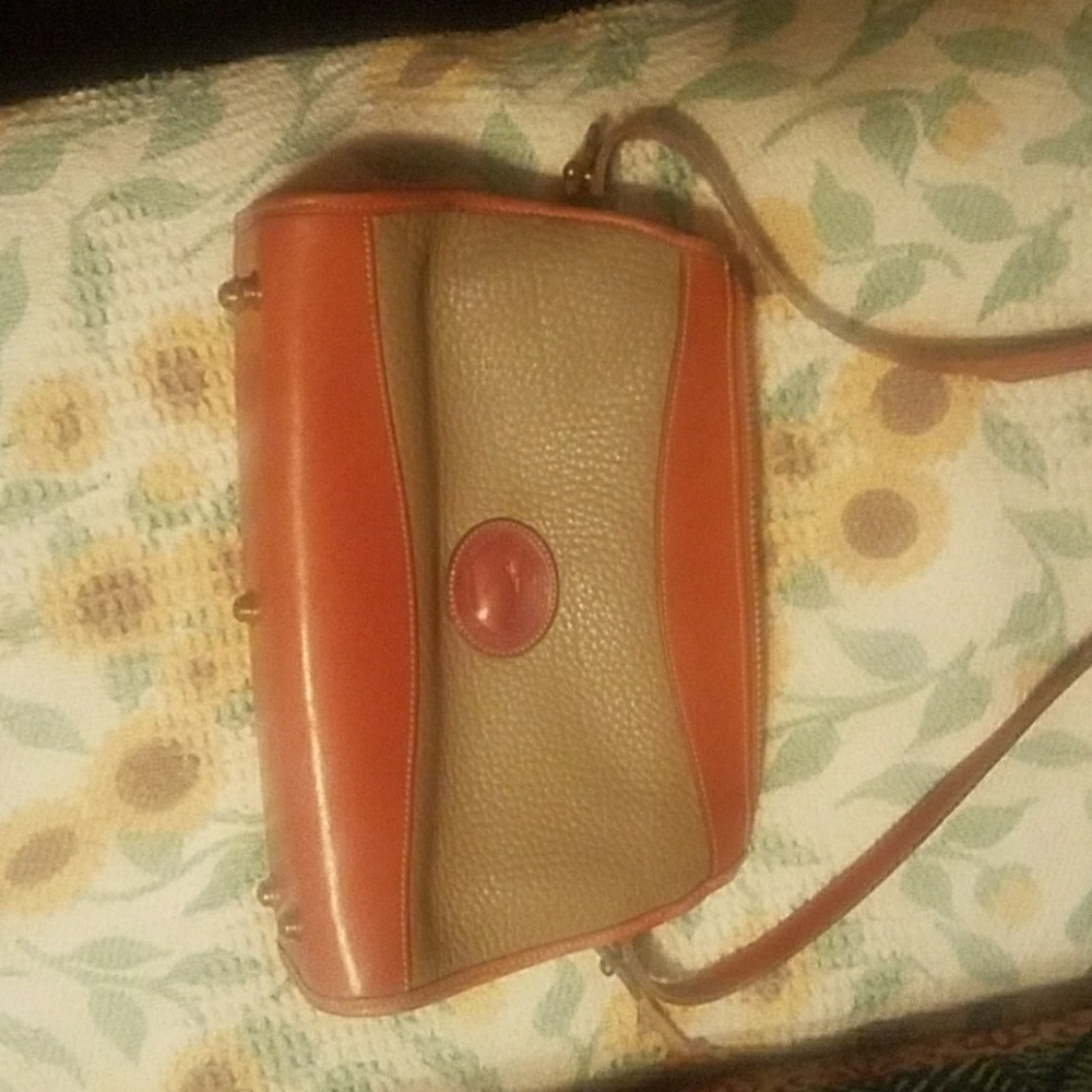 Vintage  (Excellent condition) Dooney & ourke
